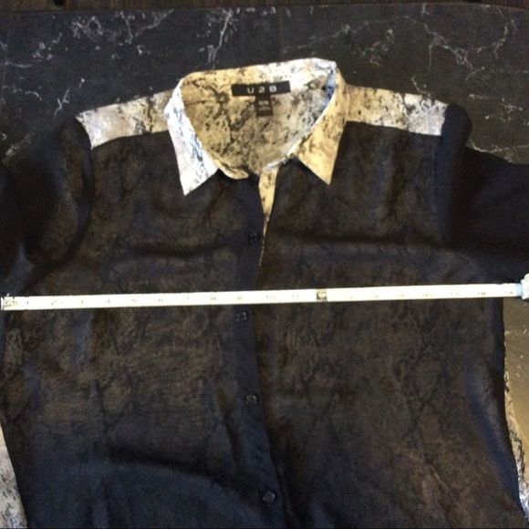 U2B. Sheer LS button up - Picture 5 of 8